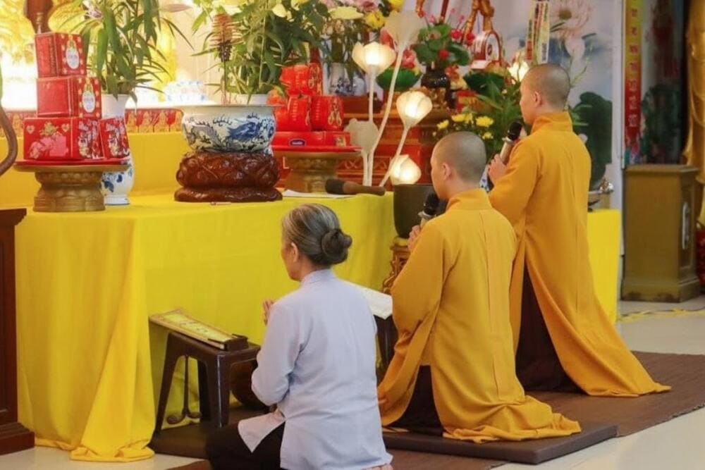 Chùa Pháp Vân Hà Nội tổ chức nhiều hoạt động vào các ngày lễ Phật giáo.